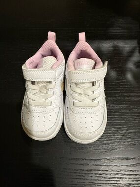 Nike Kids White Sneakers with Pink Lining
